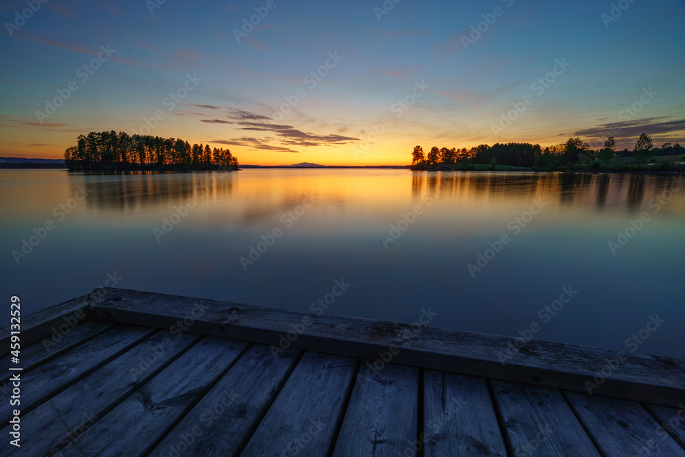 Fototapeta premium sunset on the lake