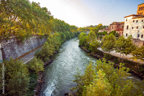 Εκτύπωση καμβά Lungo le sponde del fiume Tevere a Roma
