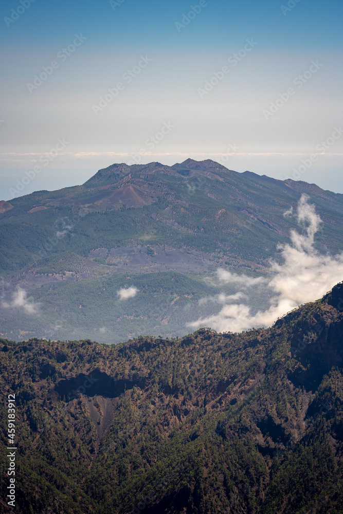 Obraz premium The Cumbre Vieja on the volcanic island of la palma