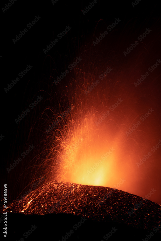 Erupción del volcán de Cumbre Vieja en la isla de La Palma, Islas Canarias Erupción del volcán de Cumbre Vieja en la isla de La Palma, Islas Canarias