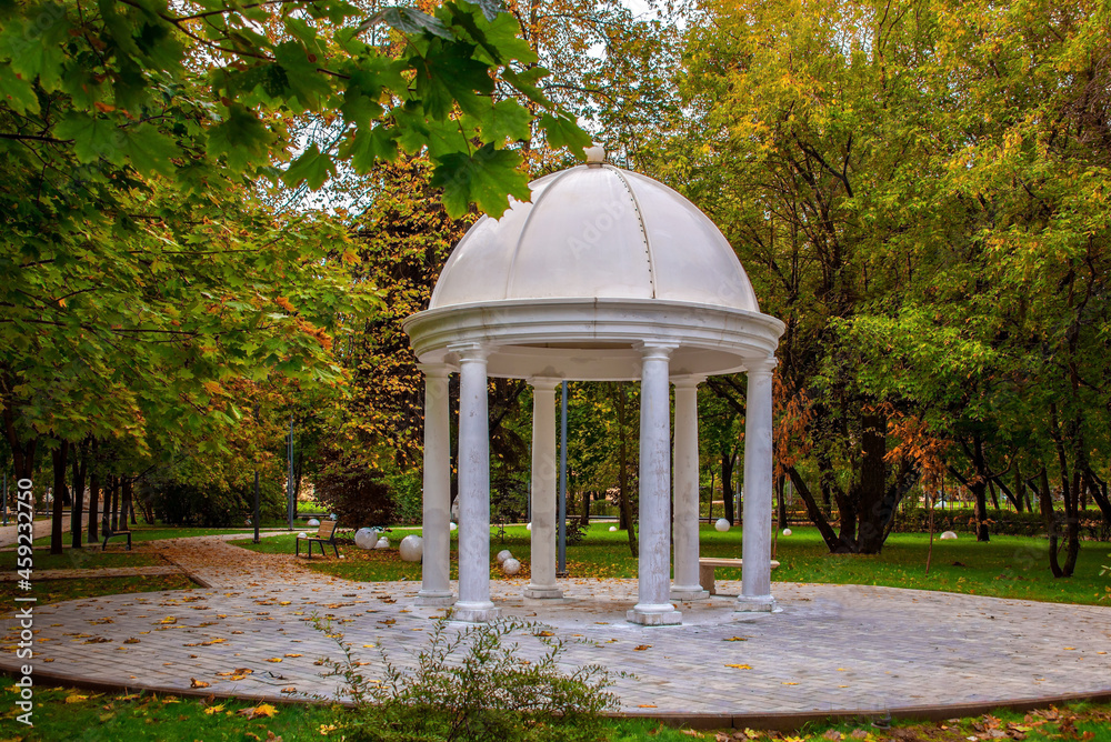 Rotunda in the Park. Autumn.