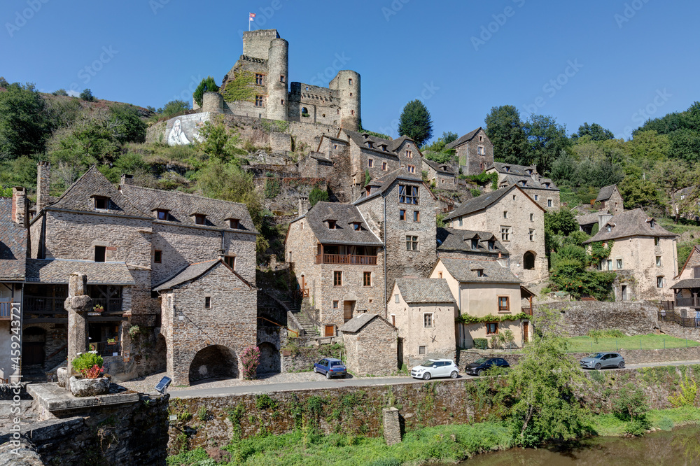 Belcastel - village dans le département de l'Aveyron en région Occitanie