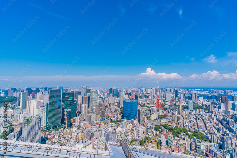 Obraz premium Skyscrapers in Tokyo on a sunny day