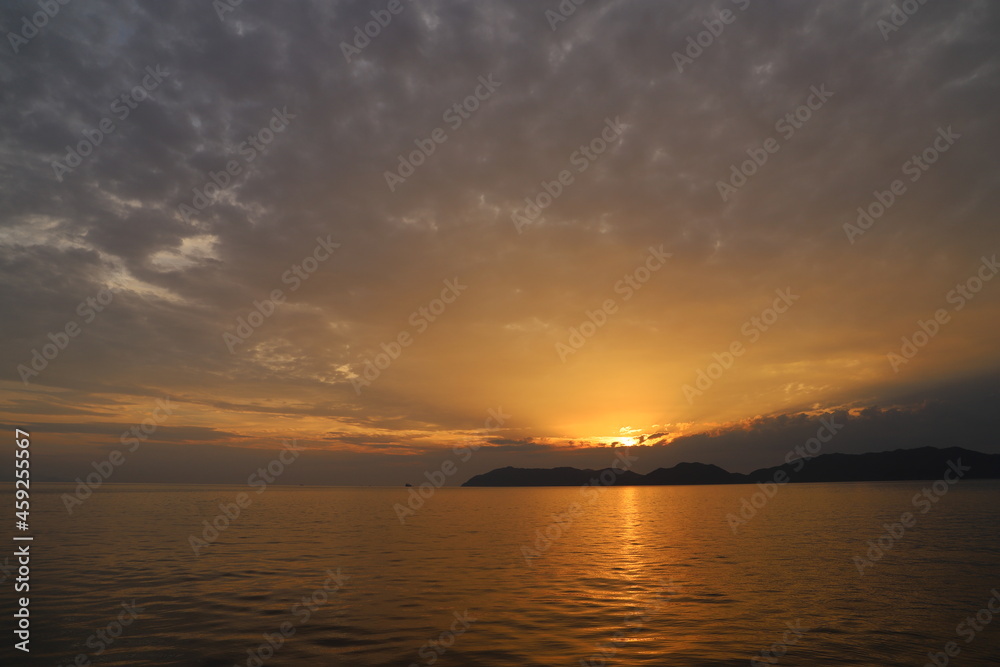SDGs地球の自然！瀬戸内海の夕日