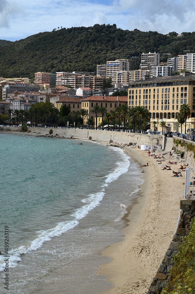 Plage Saint-François à Ajaccio en Corse l'été