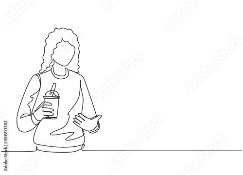 Single one line drawing happy young Asian woman showing boba milk tea, bubble milk drink, pearl milk tea. Tapioca tea, Asian exotic beverage concept. Continuous line draw design vector illustration