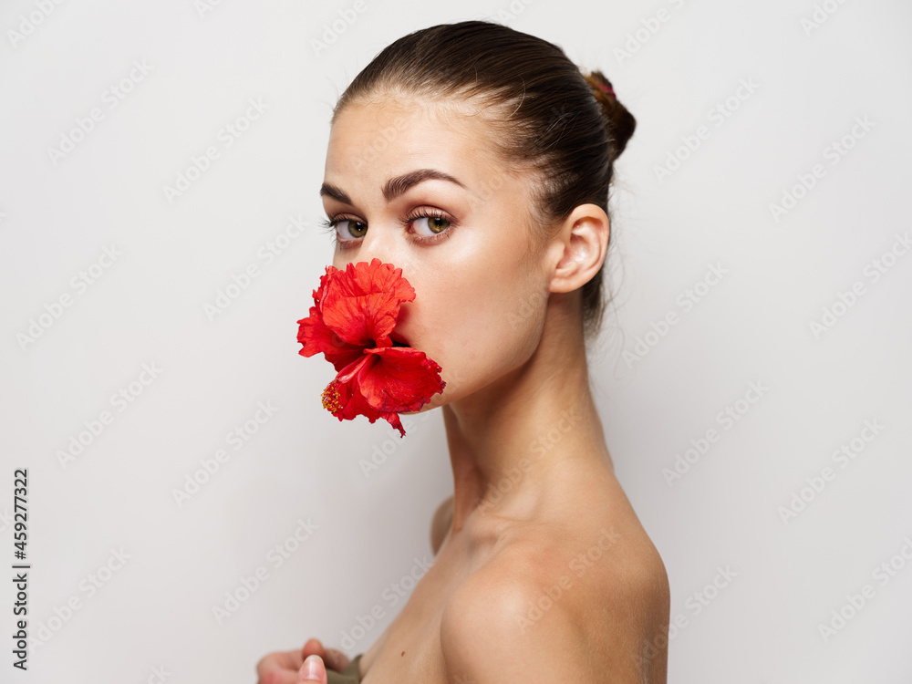 pretty woman naked shoulders red flower cosmetics pretty woman naked shoulders red flower cosmetics