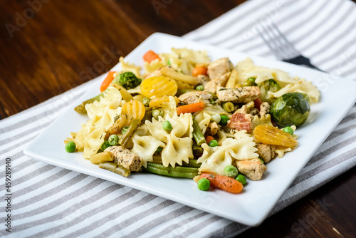 pasta with vegetables and chicken