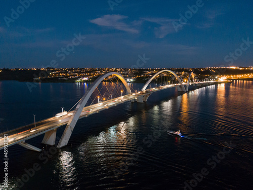 Ponte JK sobre o Lago Paranoa em Brasilia capital do Brasil photo