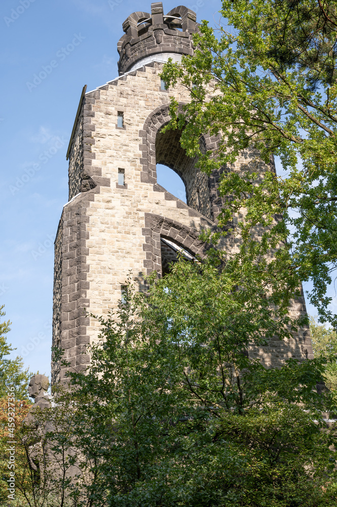 Der Aachener Bismarckturm ist einer von 173 noch vorhandenen der ehemals 240 Bismarcktürme und Bismarcksäulen, die zum Andenken an den Gründer des Deutschen Reiches Otto von Bismarck (1815–1898) Der Aachener Bismarckturm ist einer von 173 noch vorhandenen der ehemals 240 Bismarcktürme und Bismarcksäulen, die zum Andenken an den Gründer des Deutschen Reiches Otto von Bismarck (1815–1898)