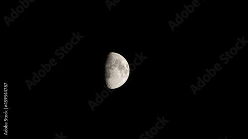Obraz na płótnie Moon close up on a beautiful warm summer night w salonie
