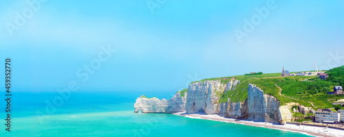 Tableau sur toile Alabaster cliffs and beach of Etretat, Normandy, France