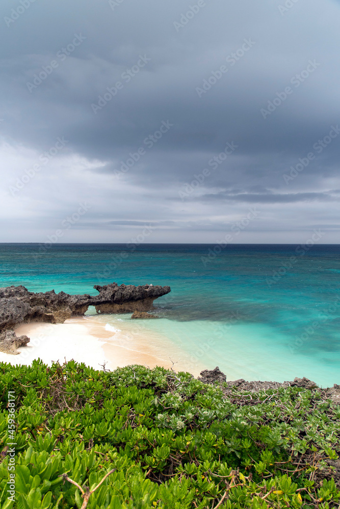 Fototapeta premium 与論島の宇勝海岸（ウァーチ）メーラビビーチ