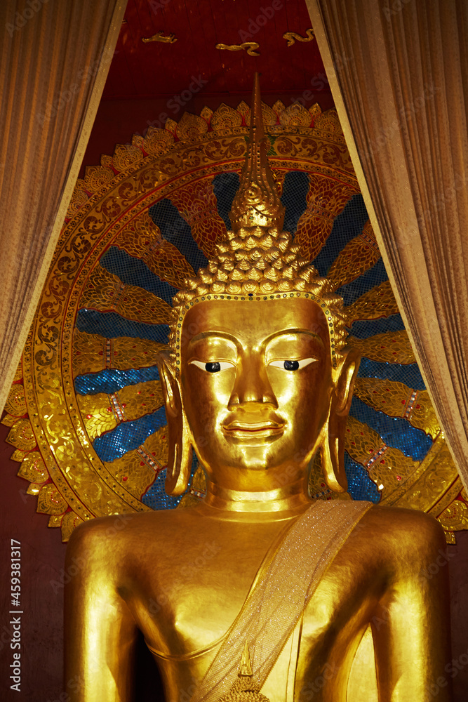 Fototapeta premium Golden Buddha statues, inside the temple. Chiang Mai, Thailand