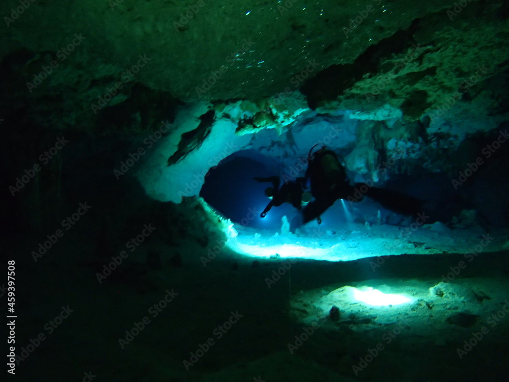 Obraz premium Dos Ojos Cenote , Underwater Cave diving in Yucatan Mexico