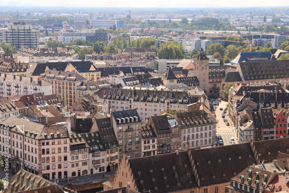 Straßburg; Blick vom Münster über den Quai Saint-Nicolas zum Hospital