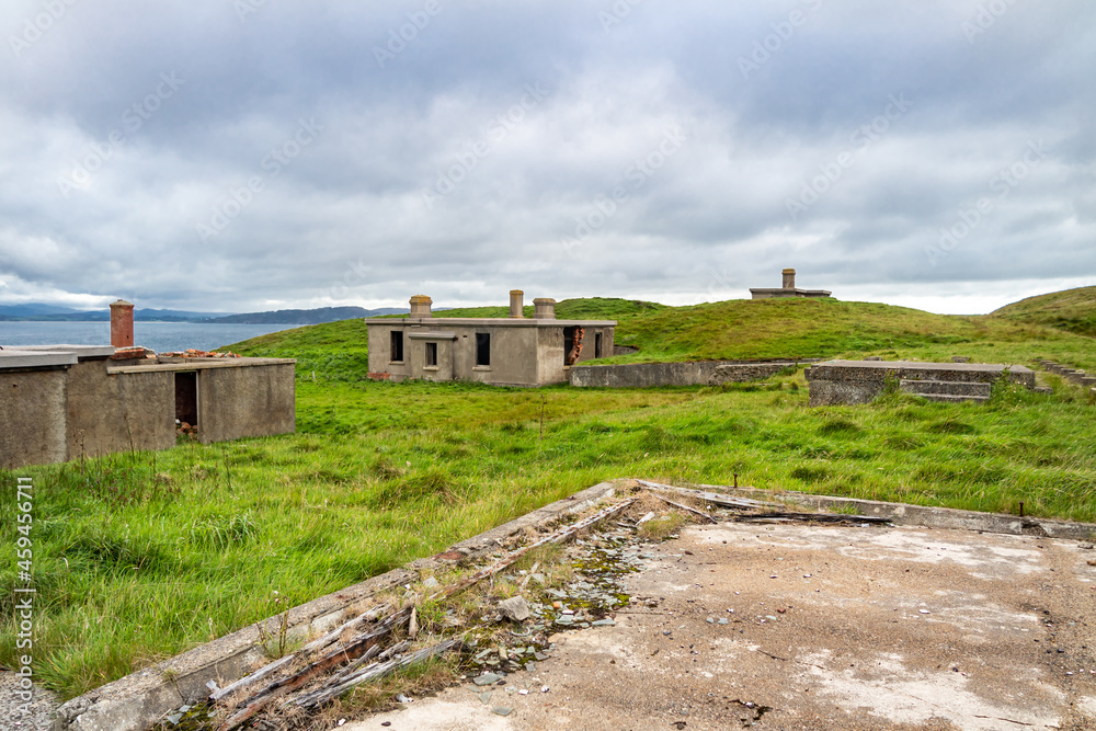 The ruins of Lenan Head fort at the north coast of County Donegal, Ireland. The ruins of Lenan Head fort at the north coast of County Donegal, Ireland.