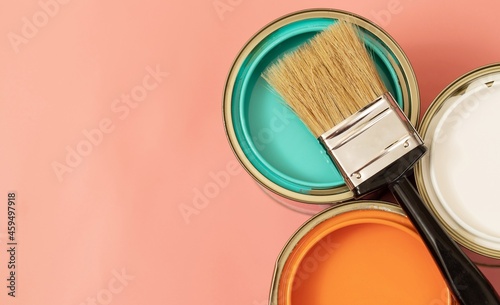 Interior paint must be odorless. or must have a mild smell Free from chemicals (Low VOCs), the safety of everyone in the home. and to reduce the risk of developing respiratory diseases