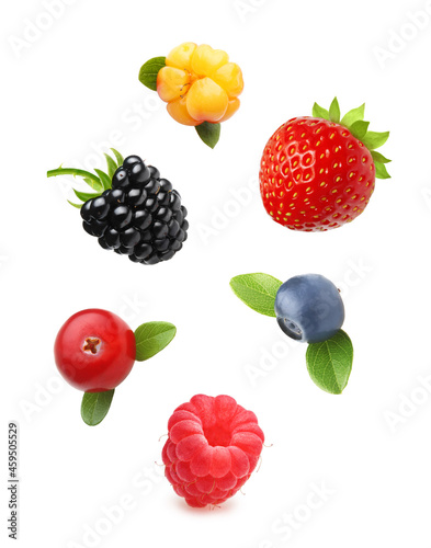 Fototapeta Naklejka Na Ścianę i Meble -  Falling berries fruits isolated on white background