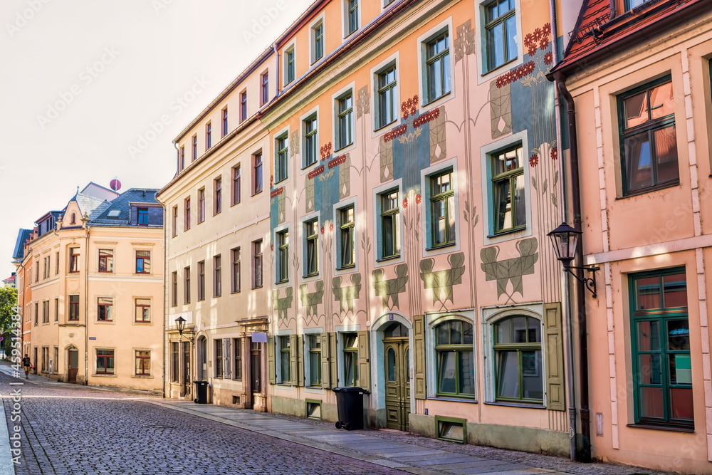 pirna, deutschland - sanierte häuserzeile mit jugendstilfassade