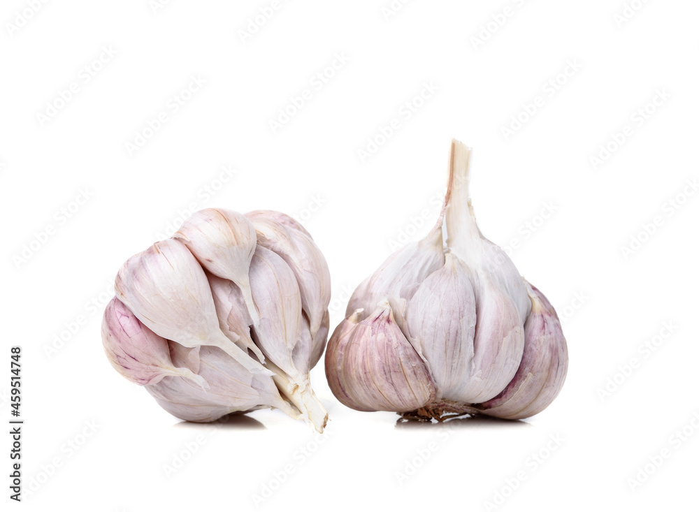 Obraz premium Fresh garlic isolated on white background