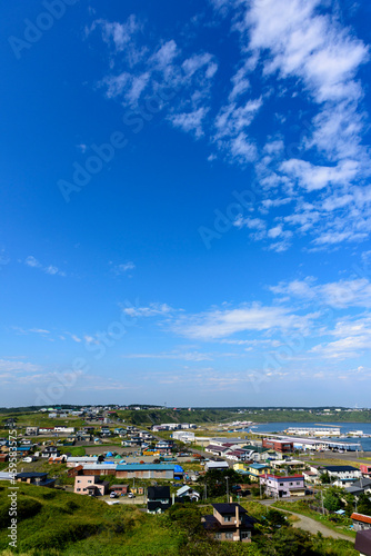 道東の小さな港　落石漁港　と落石の町 © rujin