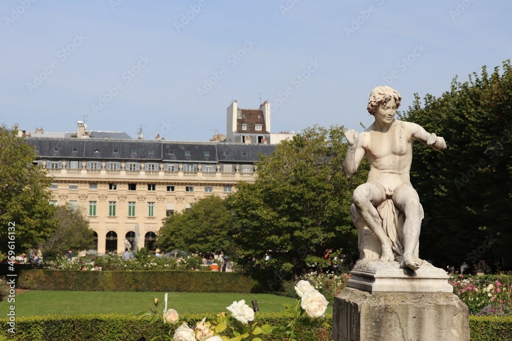 Obraz premium Les jardins du palais royal, ville de Paris, Ile de France, France