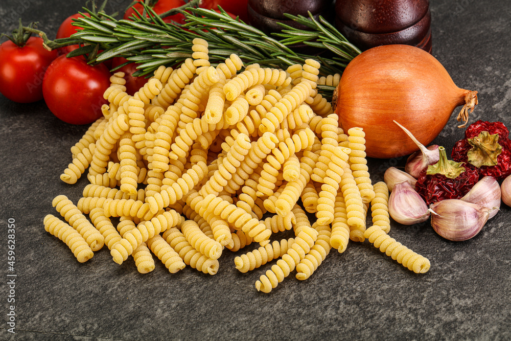 Raw Italian wheat pasta - Fusilli