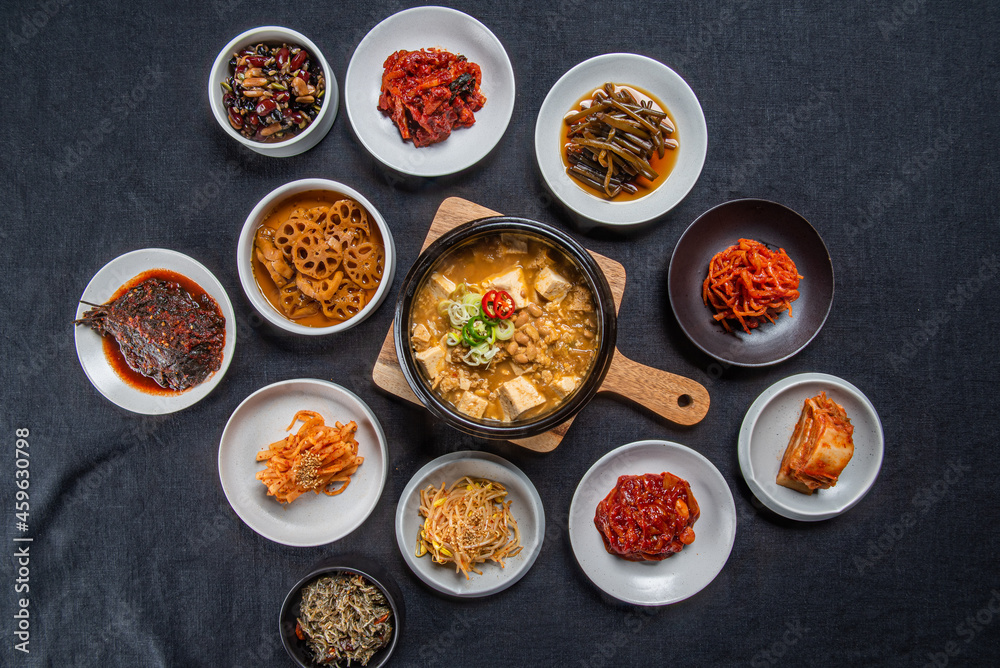오랜 시간 끓여 맛있는 국물 요리 오랜 시간 끓여 맛있는 국물 요리