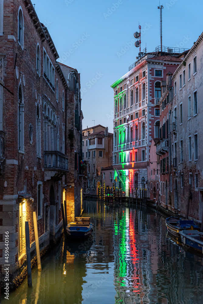 Venezia, gondole, calli.