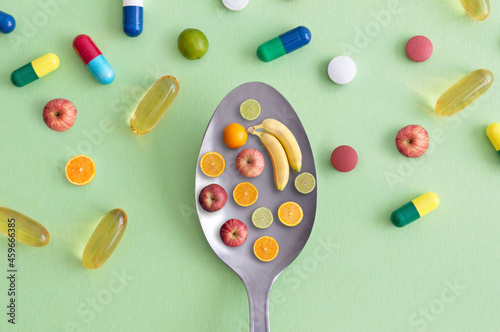 Obraz na płótnie Multivitamins and mineral fruit concept
