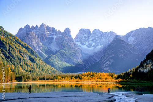 Mountain lake, beautiful view of the autumn mountains