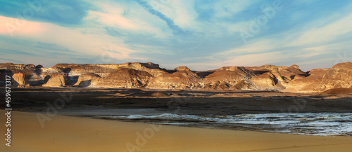 Fototapeta Naklejka Na Ścianę i Meble -  Panoramic view of the Sahara desert in Egypt.