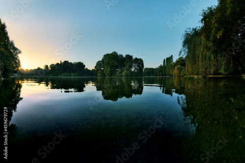 Sonnenaufgang am See