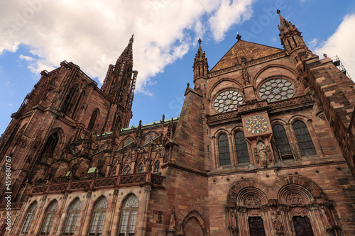 Gotisches Wunderwerk; Straßburger Münster von Südosten