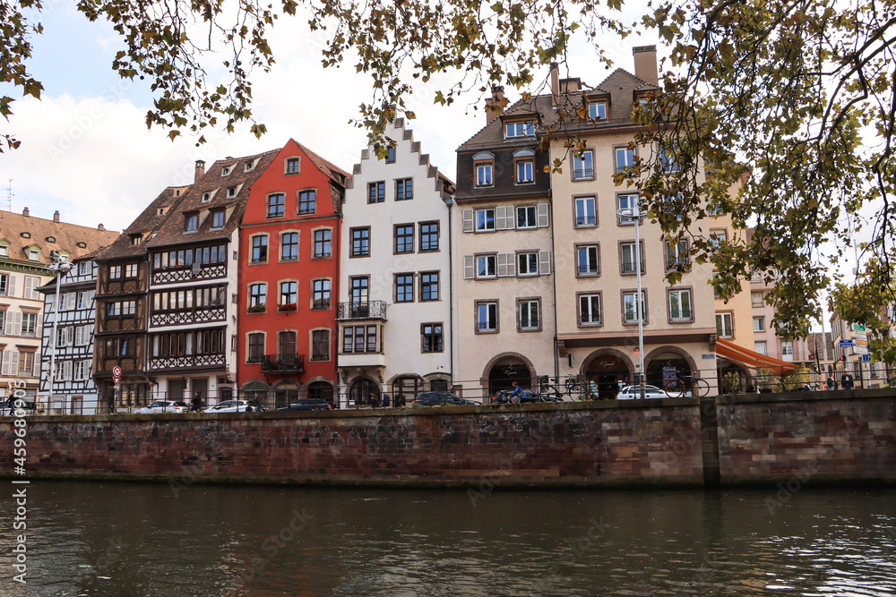 Straßburger Illufer, Häuserzeile am Quai Saint-Nicolas