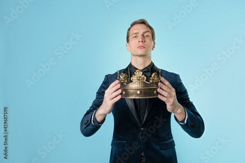 Foto Get an award for success at work, career achievements, concept