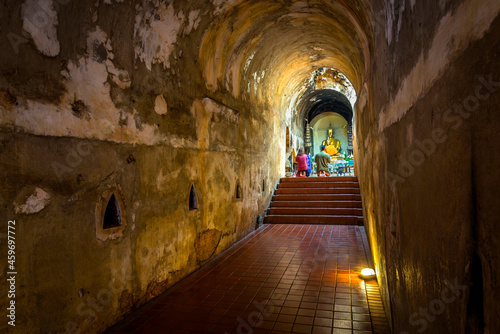 Fotografie Ancient tunnel Temple or Wat U Mong Historical Temple with the cave in Chiang Mai