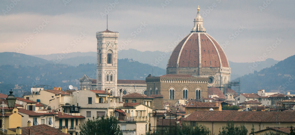 Fototapeta premium View of the Cathedral of Santa Maria del fiore