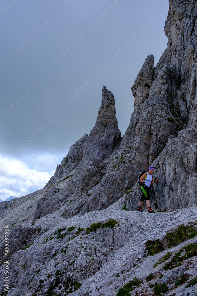 Donna al Passo del Mulo, Sappada, Dolomiti Friulane