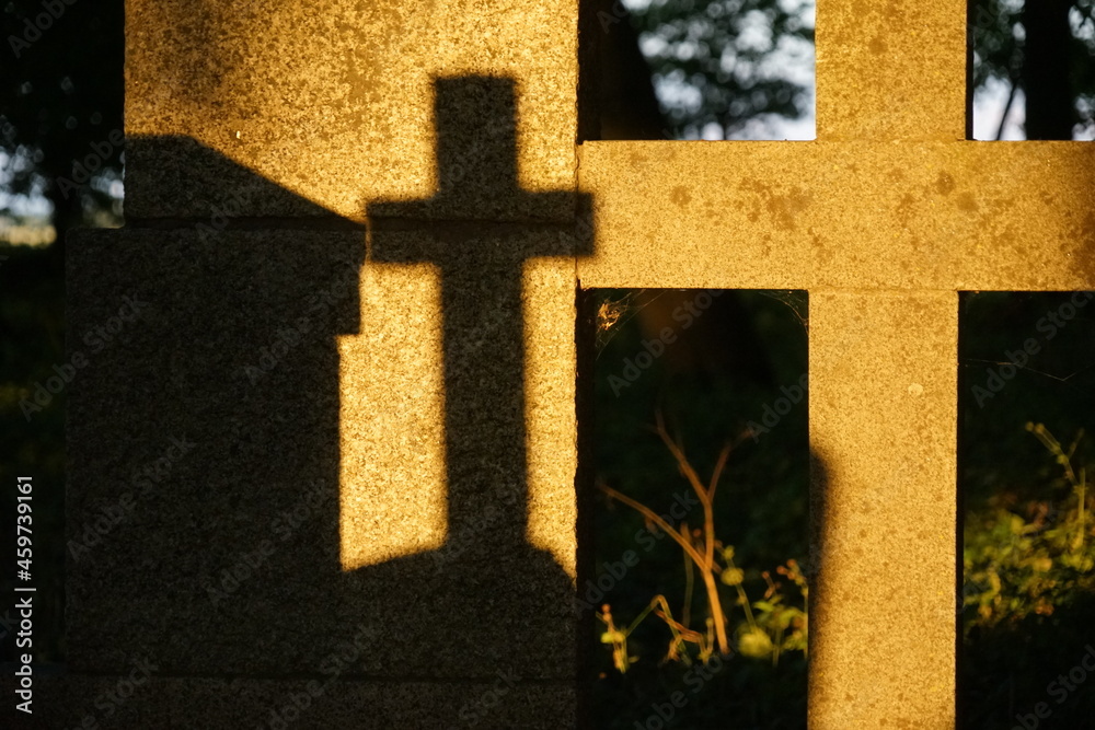 Verlassener alter Friedhof in Polen