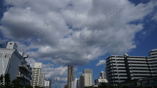 江東区木場公園の天気の良い空、木場大橋からの雲の眺め,雲の切れ間からの光、東京下町の秋の空, photo