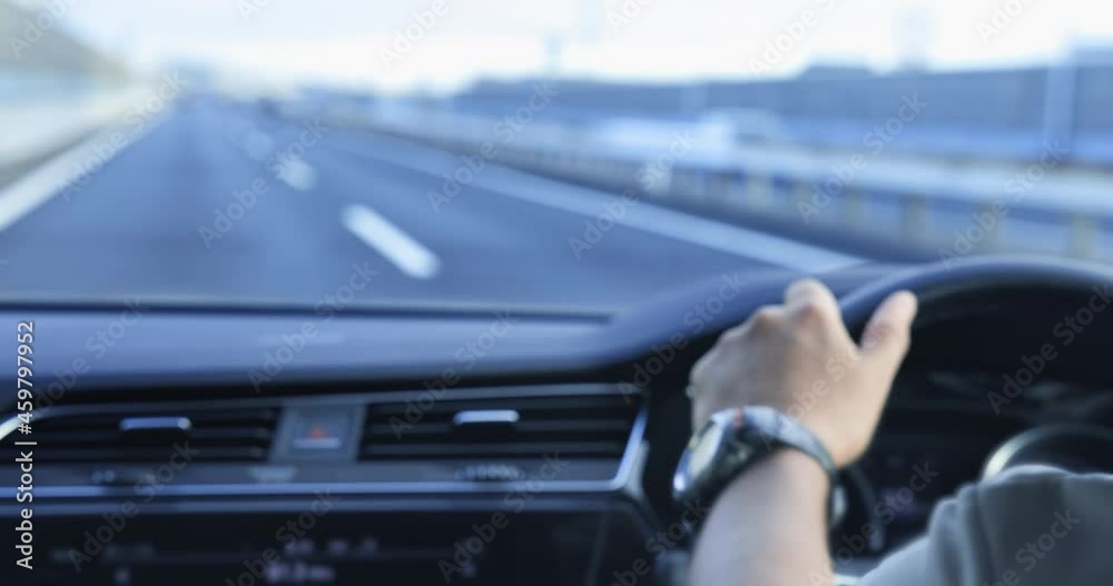 高速道路を走る自動車の車窓からの景色 高速道路を走る自動車の車窓からの景色