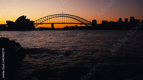 Fototapeta Naklejka Na Ścianę i Meble -  Sydney Harbour iconic silhouettes during dusk.