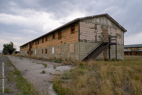 Fototapeta Naklejka Na Ścianę i Meble -  Abandoned bunkhouse or hotel building in the ghost town of Jeffrey City Wyoming