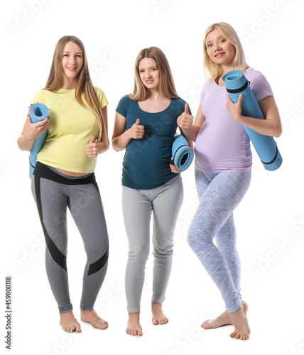 Young pregnant women with y...