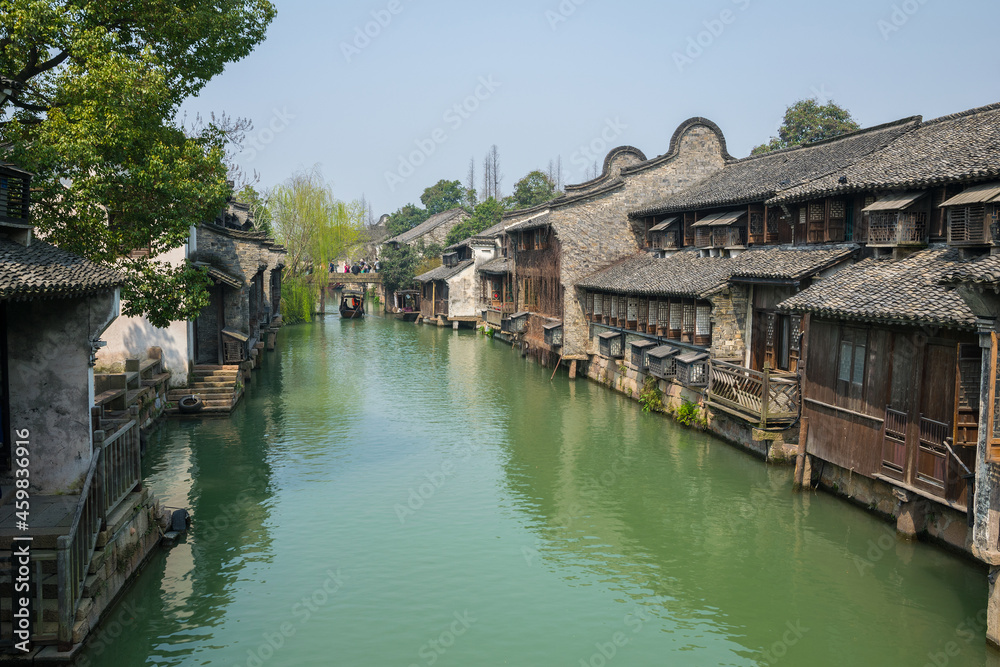 Waterfront houses in Wuzhen Xizha Scenic Area,
Wuzhen is a 1300-year-old water town, a national 5A scenic area