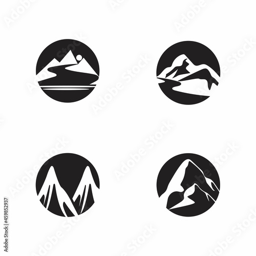 Mountain icon Logo Template Vector illustration design