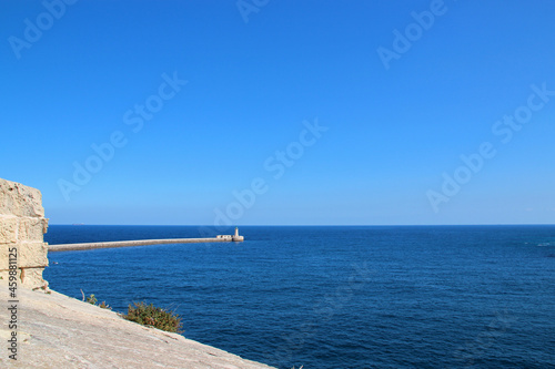 Fototapeta Naklejka Na Ścianę i Meble -  pier and mediterranean sea in valletta (malta) 