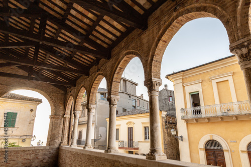 Il portico della collegiata di San Michele Arcangelo a Citt   Sant Angelo in Abruzzo